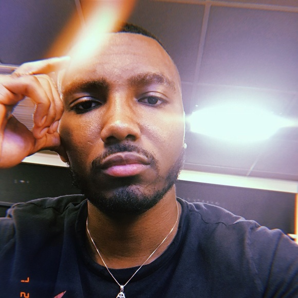 Meet your Posher, Darion - Picture 1 of 1